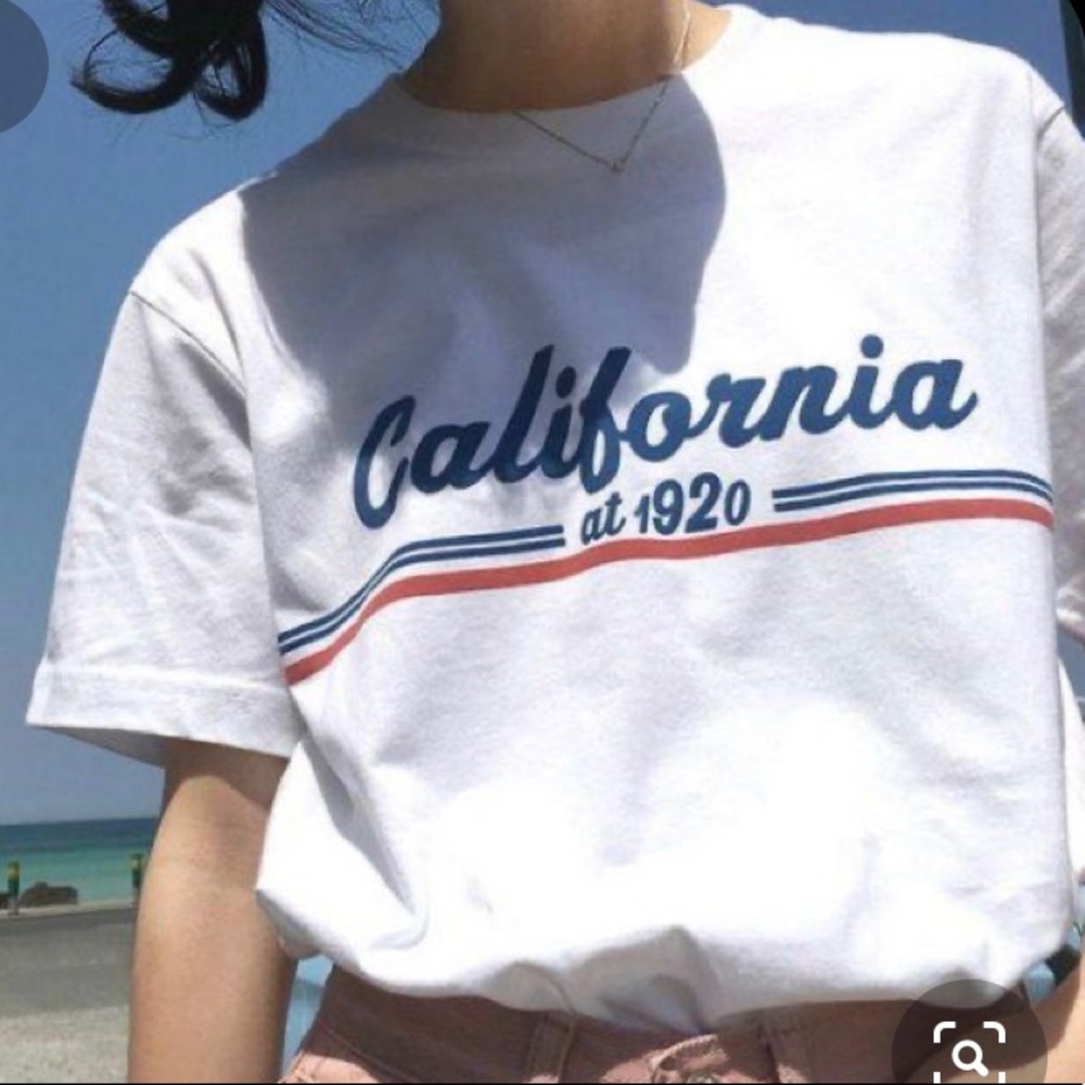 BUNDLE🎉 2 Surprise Vintage Tee’s - Picture 8 of 8